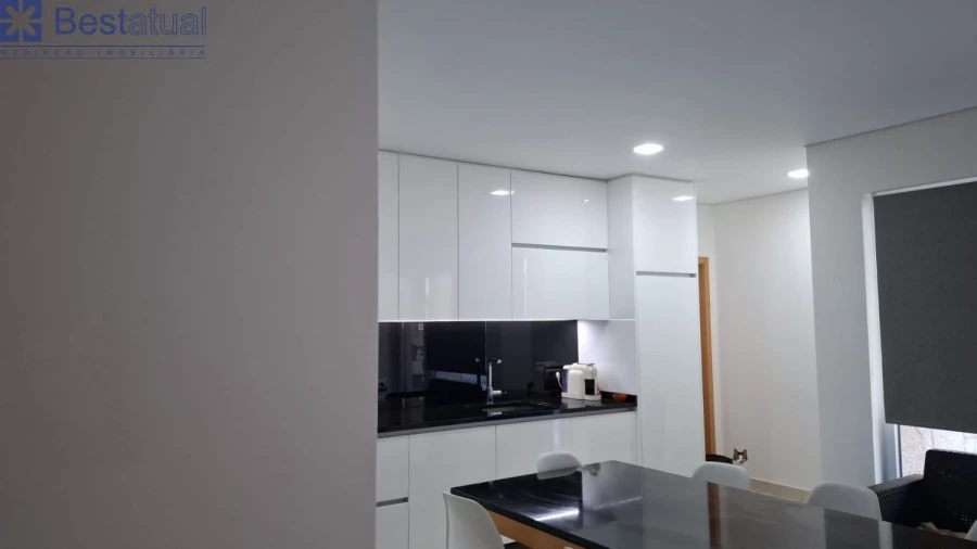 Moradia T3 para Venda em Rio Mau e Arcos Foto 5