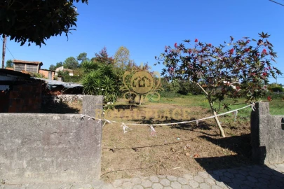 Terreno para Venda em Nogueira do Cravo e Pindelo