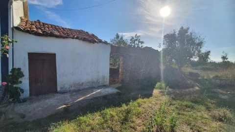 Moradia T3 para Venda em Igreja Nova do Sobral