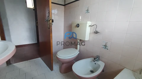 Quinta T3 para Venda em Freigil e Miomães