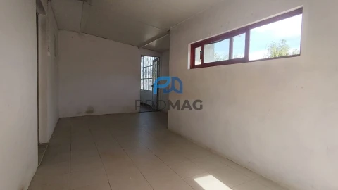 Quinta T3 para Venda em Freigil e Miomães