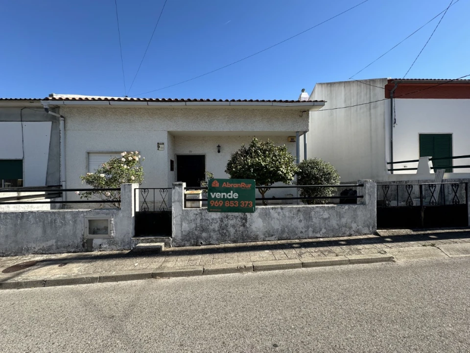 Moradia T3 para Venda em Tramagal Foto 1
