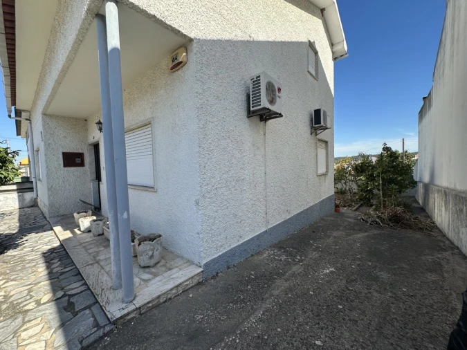 Moradia T3 para Venda em Tramagal Foto 6