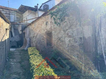Moradia T3 para Venda em Santo Tirso, Couto (Santa Cristina e São Miguel) e Burgães
