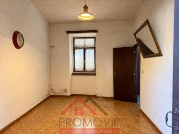 Moradia T3 para Venda em Santo Tirso, Couto (Santa Cristina e São Miguel) e Burgães