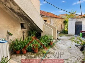 Moradia T3 para Venda em Santo Tirso, Couto (Santa Cristina e São Miguel) e Burgães
