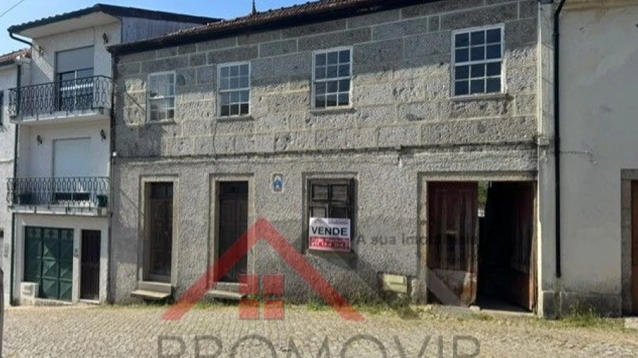 Moradia T3 para Venda em Santo Tirso, Couto (Santa Cristina e São Miguel) e Burgães