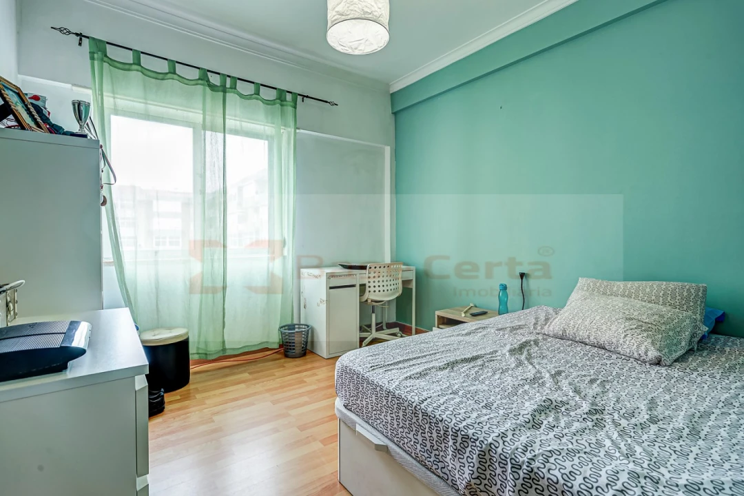 Apartamento T3 para Venda em Póvoa de Santa Iria e Forte da Casa Foto 8