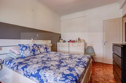 Apartamento T3 para Venda em Póvoa de Santa Iria e Forte da Casa