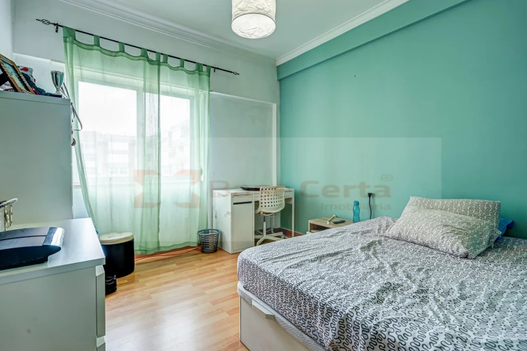 Apartamento T3 para Venda em Póvoa de Santa Iria e Forte da Casa Foto 8