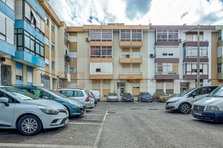 Apartamento T3 para Venda em Póvoa de Santa Iria e Forte da Casa Foto 23