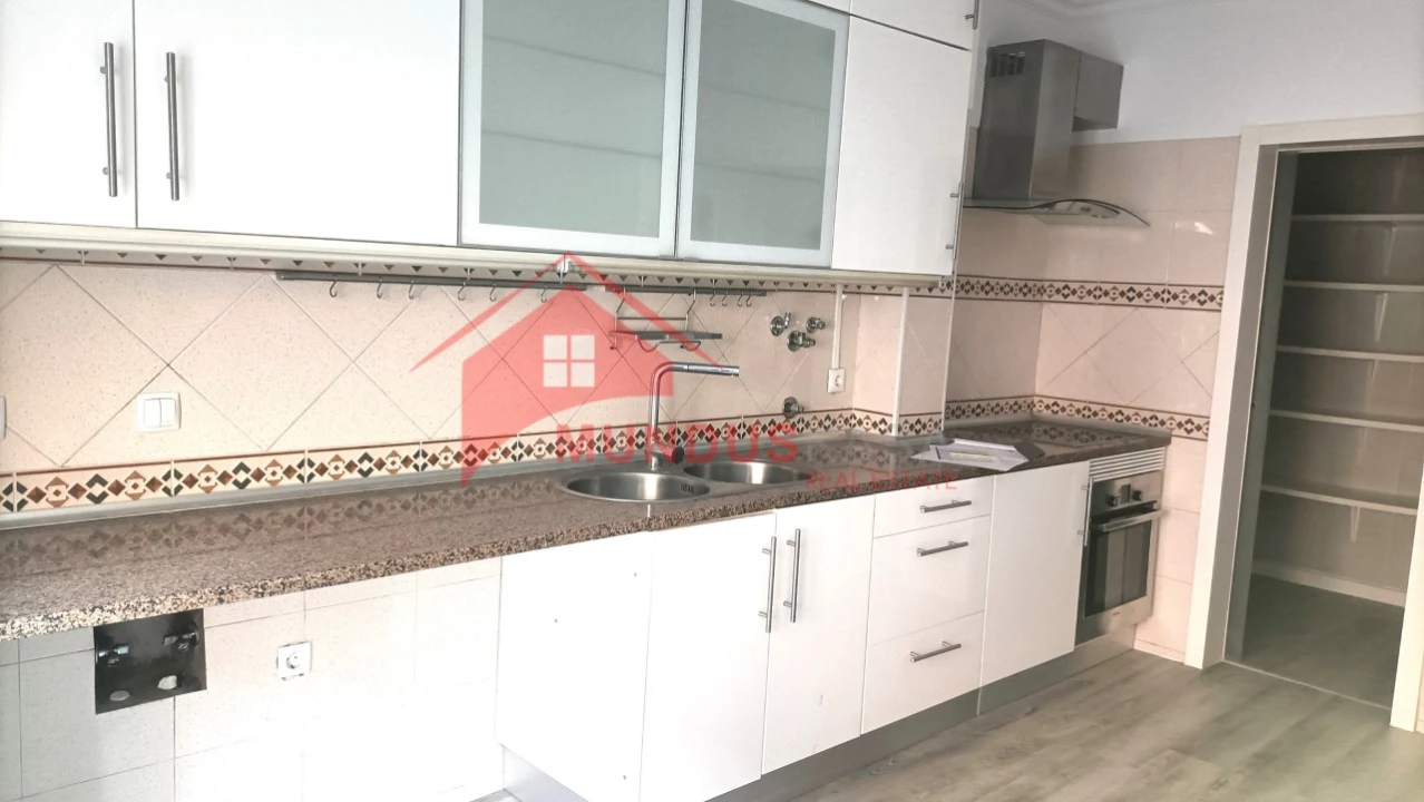 Apartamento T3 para Venda em Quinta do Conde Foto 2