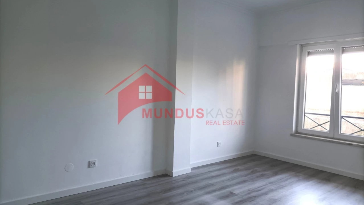 Apartamento T3 para Venda em Quinta do Conde Foto 11