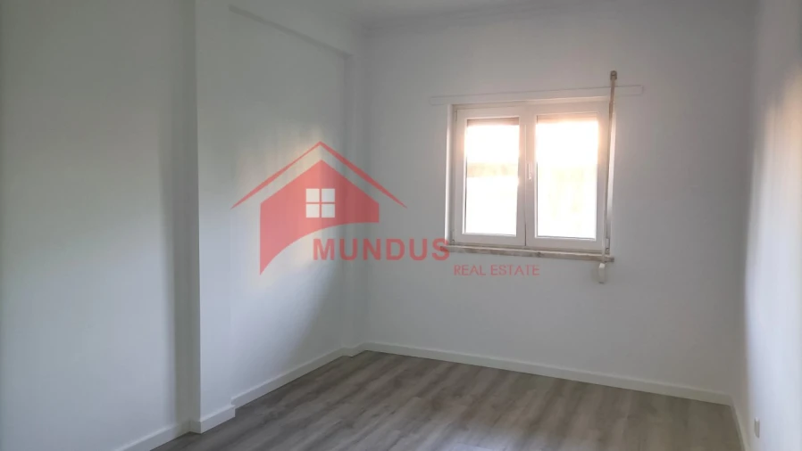 Apartamento T3 para Venda em Quinta do Conde Foto 15