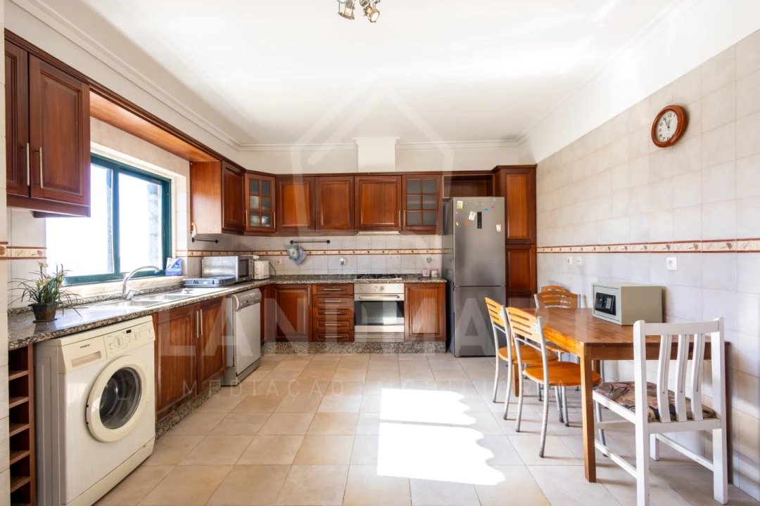 Moradia T4 para Venda em Pontinha e Famões Foto 6