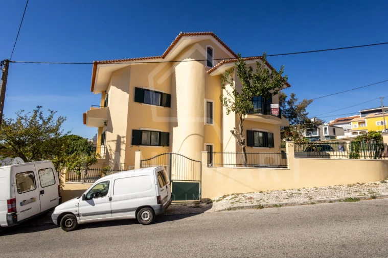 Moradia T4 para Venda em Pontinha e Famões Foto 43