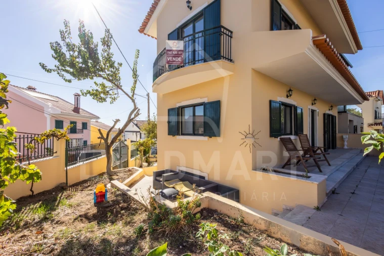 Moradia T4 para Venda em Pontinha e Famões Foto 44