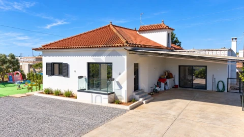 Moradia T3 para Venda em Conceição e Estoi