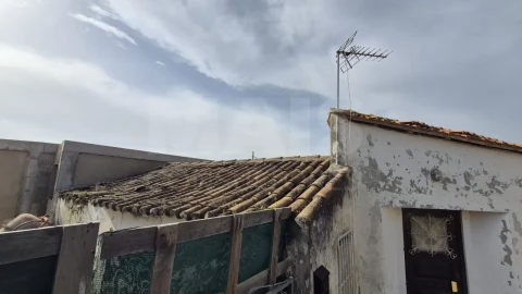 Moradia T2 para Venda em Santo Quintino