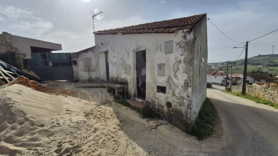 Moradia T2 para Venda em Santo Quintino Foto 4