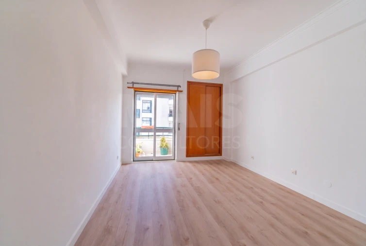 Apartamento T3 para Venda em Arruda dos Vinhos Foto 11