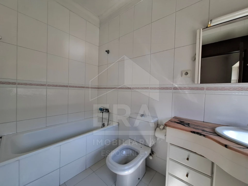 Moradia T3 para Venda em Forjães Foto 9