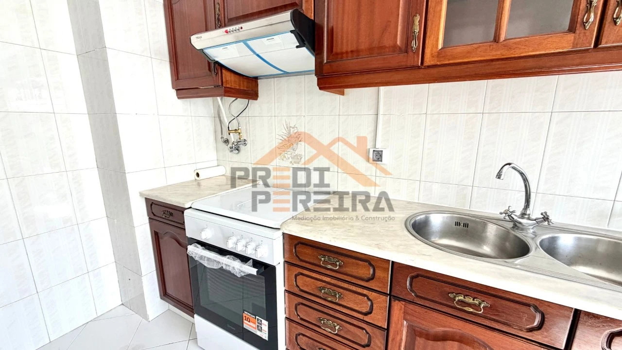 Apartamento T1 para Arrendamento em Odivelas Foto 4