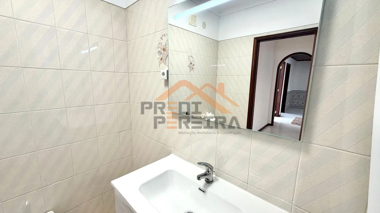 Apartamento T1 para Arrendamento em Odivelas Foto 6