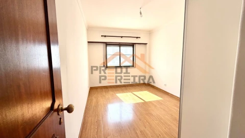 Apartamento T1 para Arrendamento em Odivelas