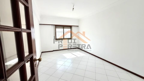 Apartamento T1 para Arrendamento em Odivelas