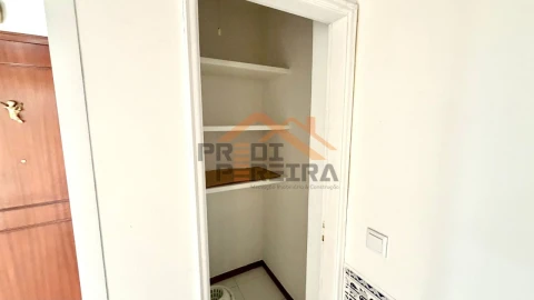 Apartamento T1 para Arrendamento em Odivelas