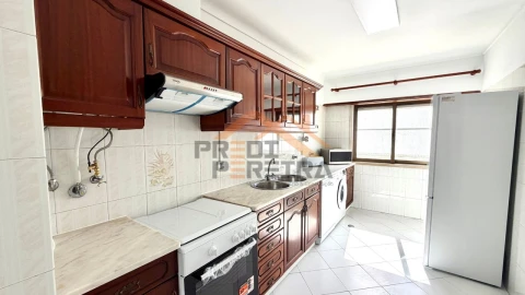 Apartamento T1 para Arrendamento em Odivelas