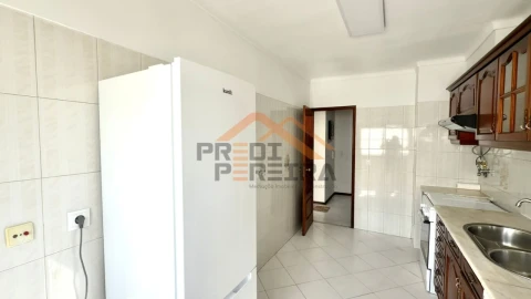 Apartamento T1 para Arrendamento em Odivelas