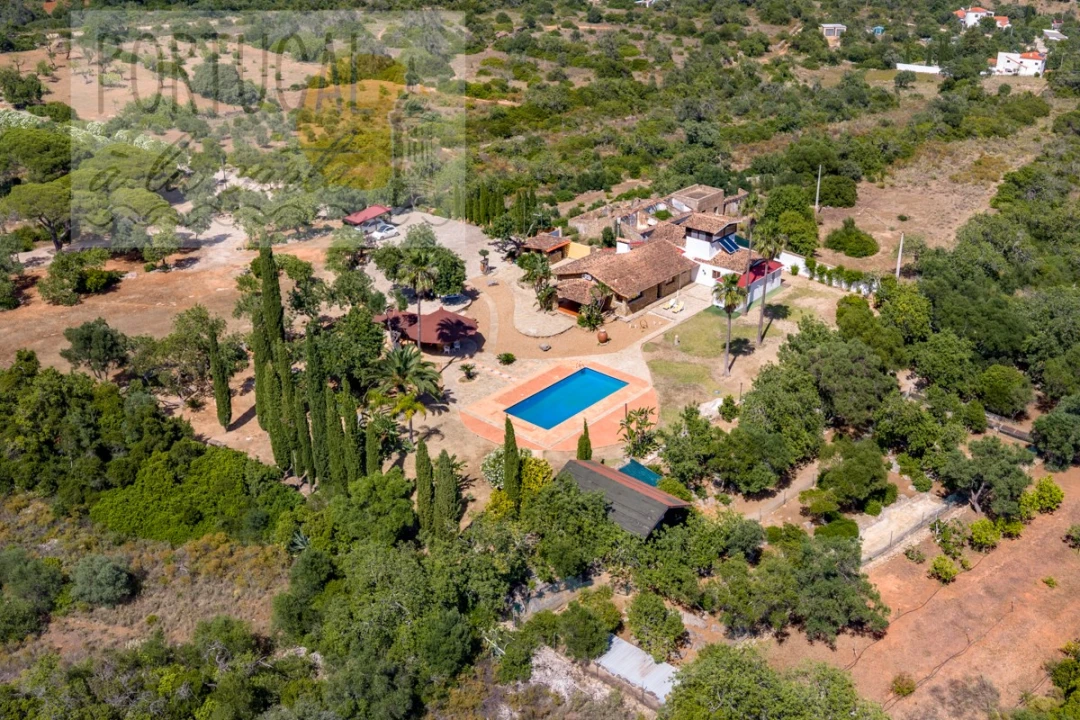 Moradia T3 para Venda em Quelfes Foto 42