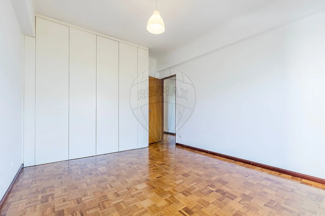 Apartamento T3 para Arrendamento em São Domingos de Benfica Foto 12
