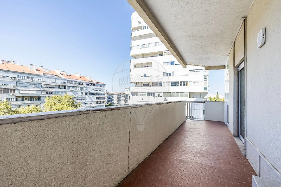 Apartamento T3 para Arrendamento em São Domingos de Benfica Foto 13