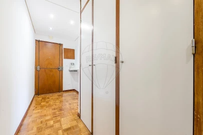 Apartamento T3 para Arrendamento em São Domingos de Benfica