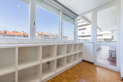 Apartamento T3 para Arrendamento em São Domingos de Benfica