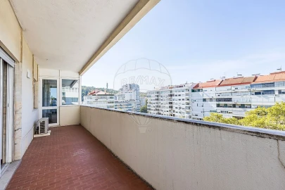 Apartamento T3 para Arrendamento em São Domingos de Benfica