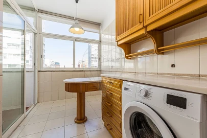 Apartamento T3 para Arrendamento em São Domingos de Benfica