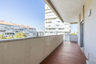 Apartamento T3 para Arrendamento em São Domingos de Benfica