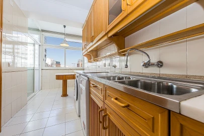 Apartamento T3 para Arrendamento em São Domingos de Benfica