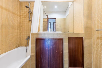 Apartamento T3 para Arrendamento em São Domingos de Benfica