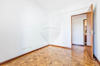 Apartamento T3 para Arrendamento em São Domingos de Benfica