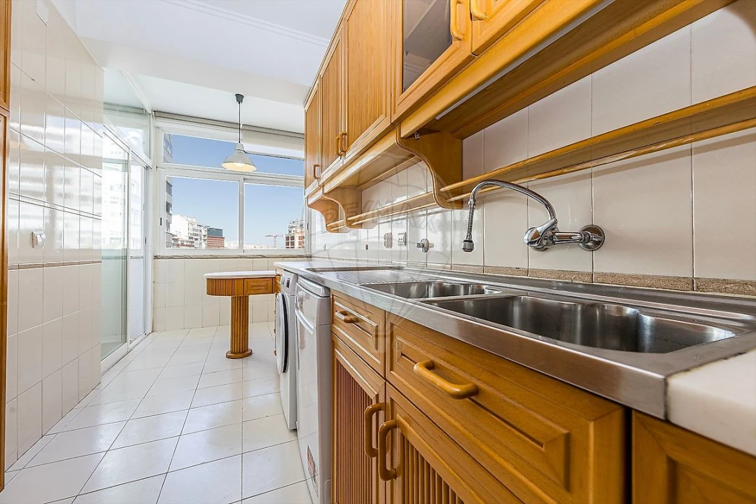 Apartamento T3 para Arrendamento em São Domingos de Benfica Foto 28