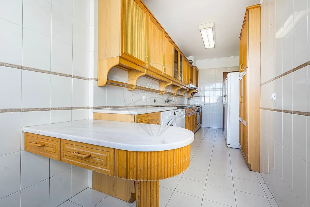 Apartamento T3 para Arrendamento em São Domingos de Benfica Foto 23