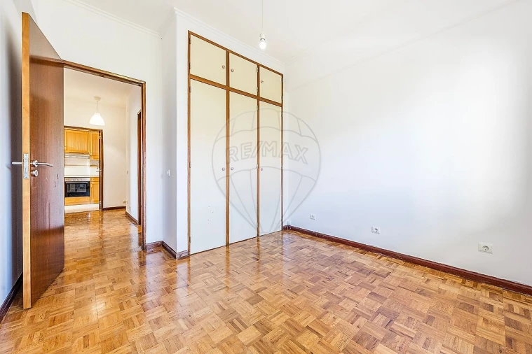 Apartamento T3 para Arrendamento em São Domingos de Benfica Foto 10