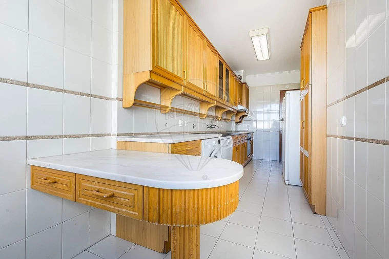 Apartamento T3 para Arrendamento em São Domingos de Benfica Foto 23