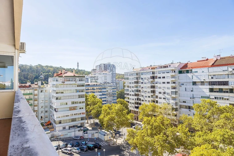Apartamento T3 para Arrendamento em São Domingos de Benfica Foto 16