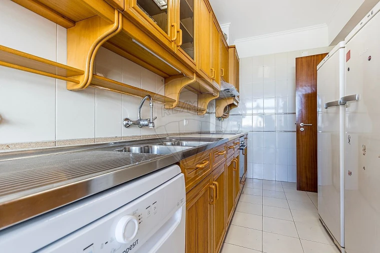 Apartamento T3 para Arrendamento em São Domingos de Benfica Foto 25